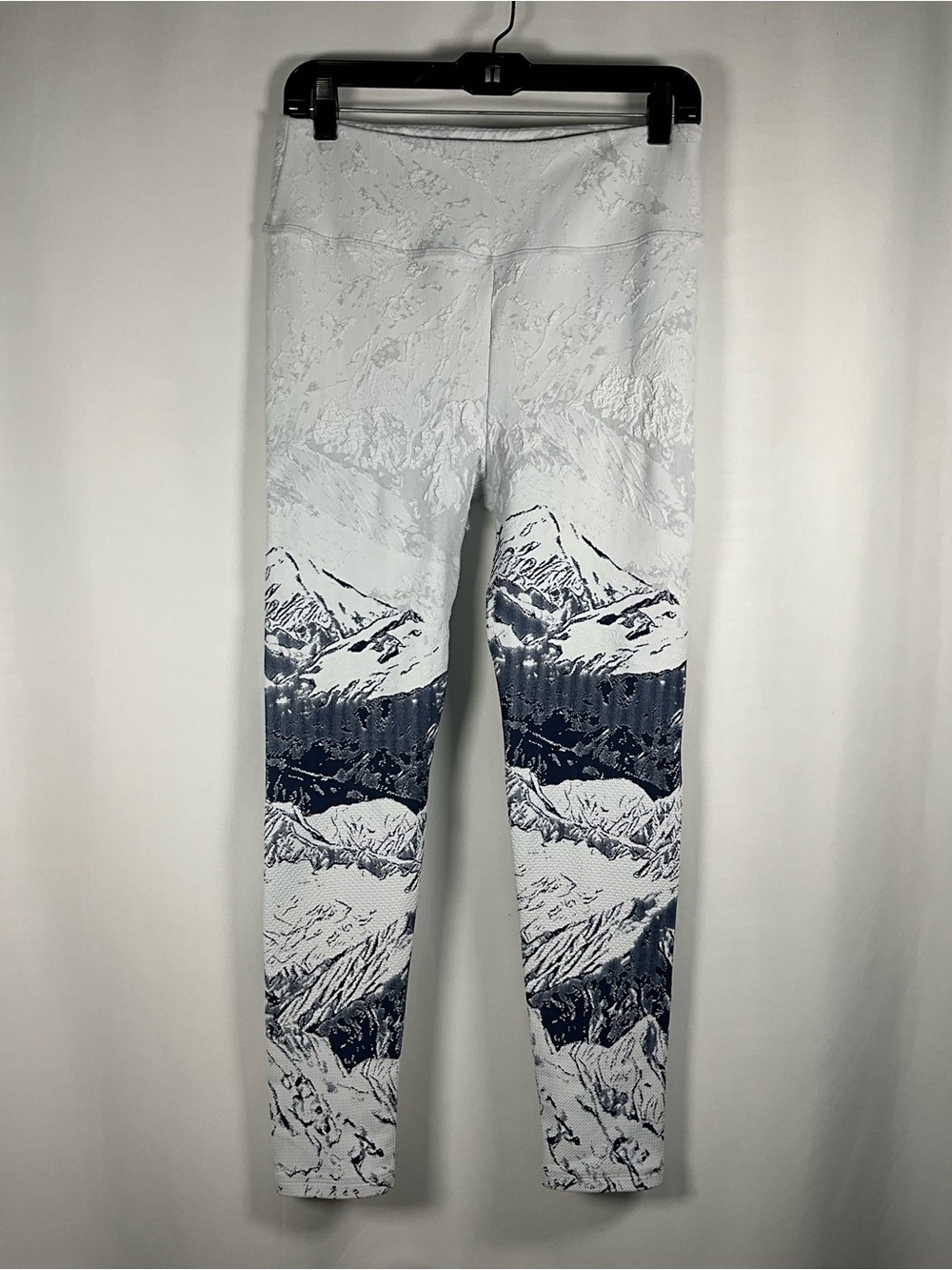 Noli Aspen Leggings Size XL White and Navy Textured Leggings
